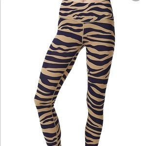 Varley Century Legging in Buze. New and never worn